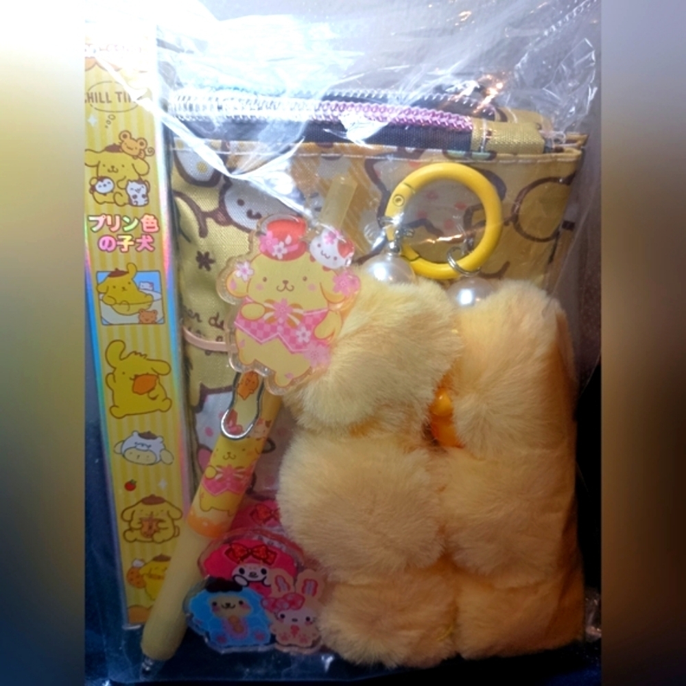 Sanrio Pompompurin 8 PC Gift Set - Picture 8 of 14